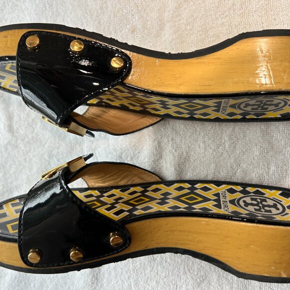 Tory Burch sandals wood platform clogs with gold buckle - Picture 6 of 8